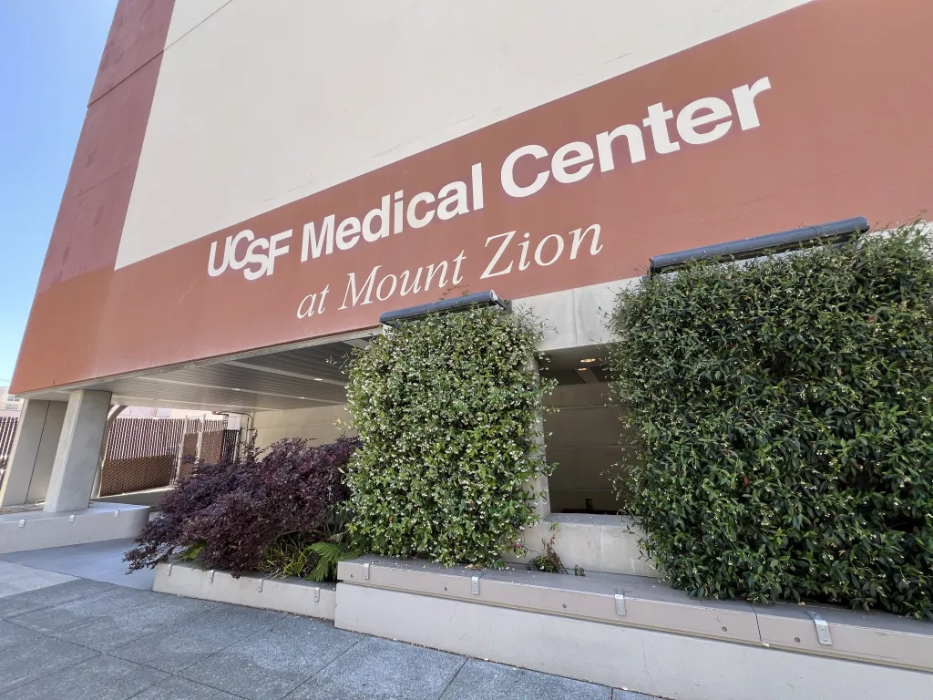 Signage for UCSF Medical Center at Mount Zion on a building exterior.