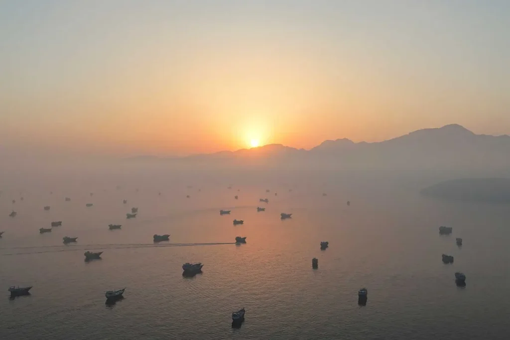 ‘Perfect storm’ as ships idle in the Strait of Hormuz