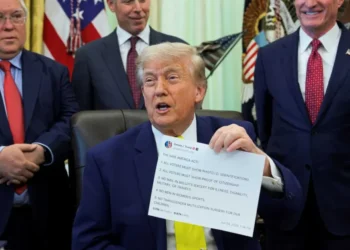 Trump money-grab sets up Truth Social users for criminal charges: ex-DOJ chief