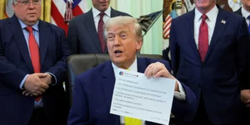 Trump money-grab sets up Truth Social users for criminal charges: ex-DOJ chief