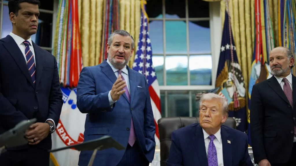 Ted Cruz uncorks bizarre claim about Supreme Court’s former ‘radical leftist’