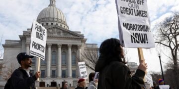 How the Wisconsin governor’s race became a data center hate-off