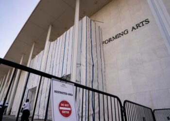 Trump threatens to demolish another DC landmark