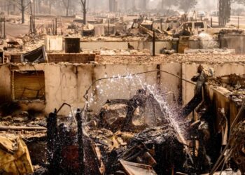 Wildfires come for the suburbs