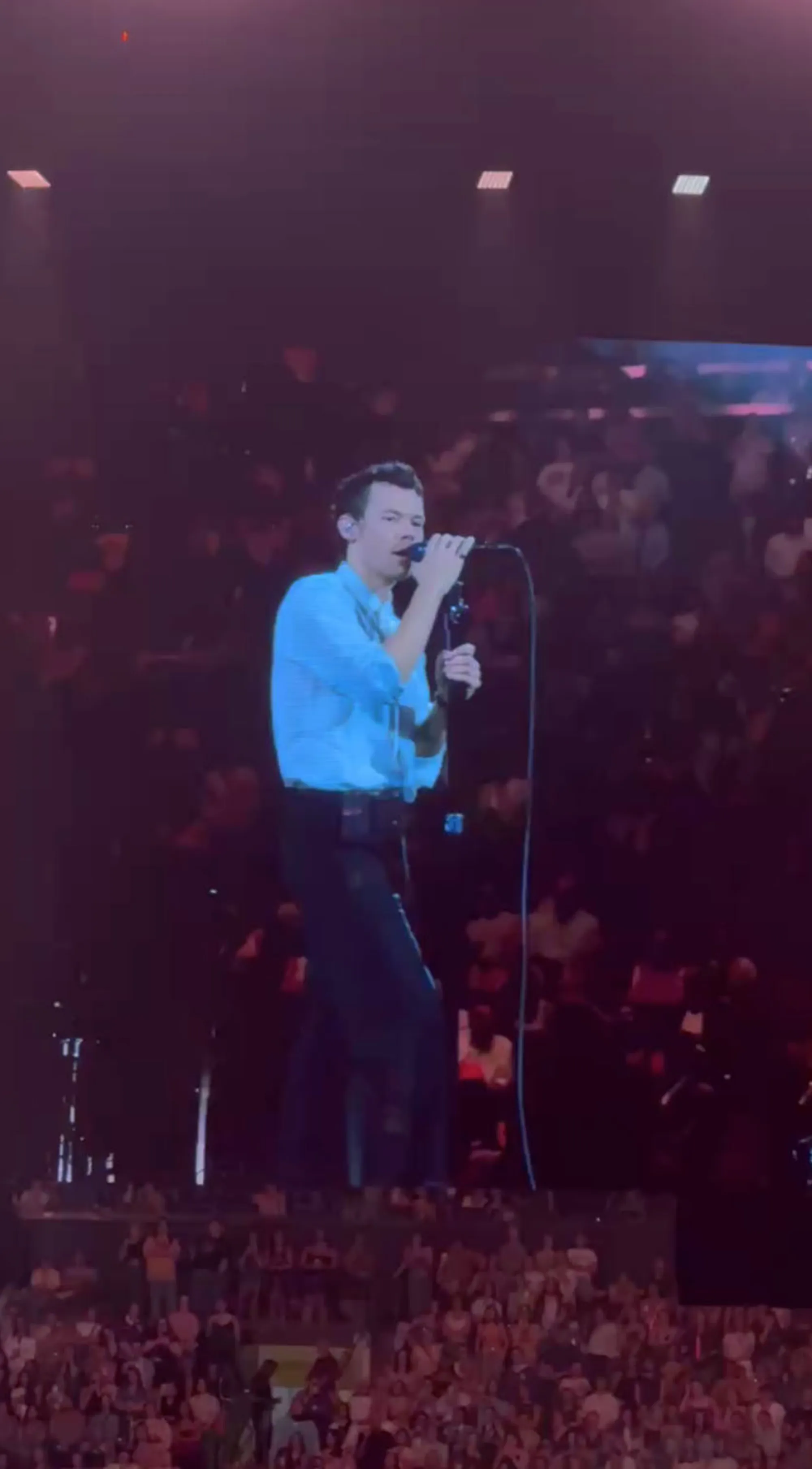 Harry Styles performing a tribute to Dolly Parton at Madison Square Garden.