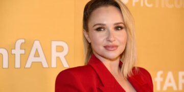 Neutrogena Says It Will Donate to Postpartum Depression as Hayden Panettiere Fans Threaten Boycott