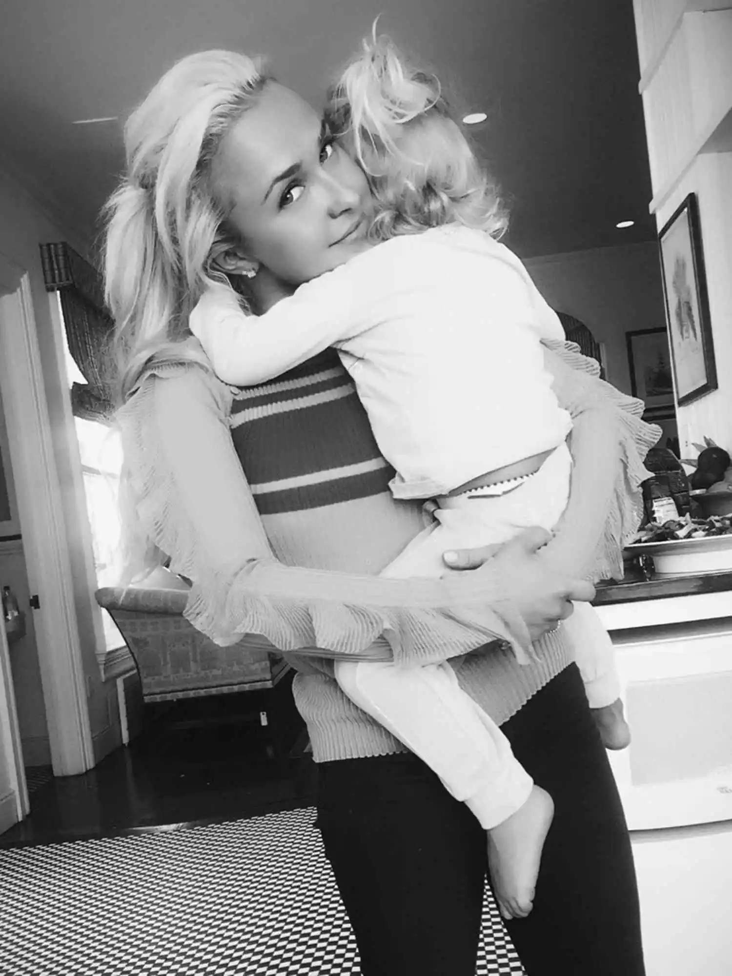 Hayden Panettiere holding her daughter Kaya.