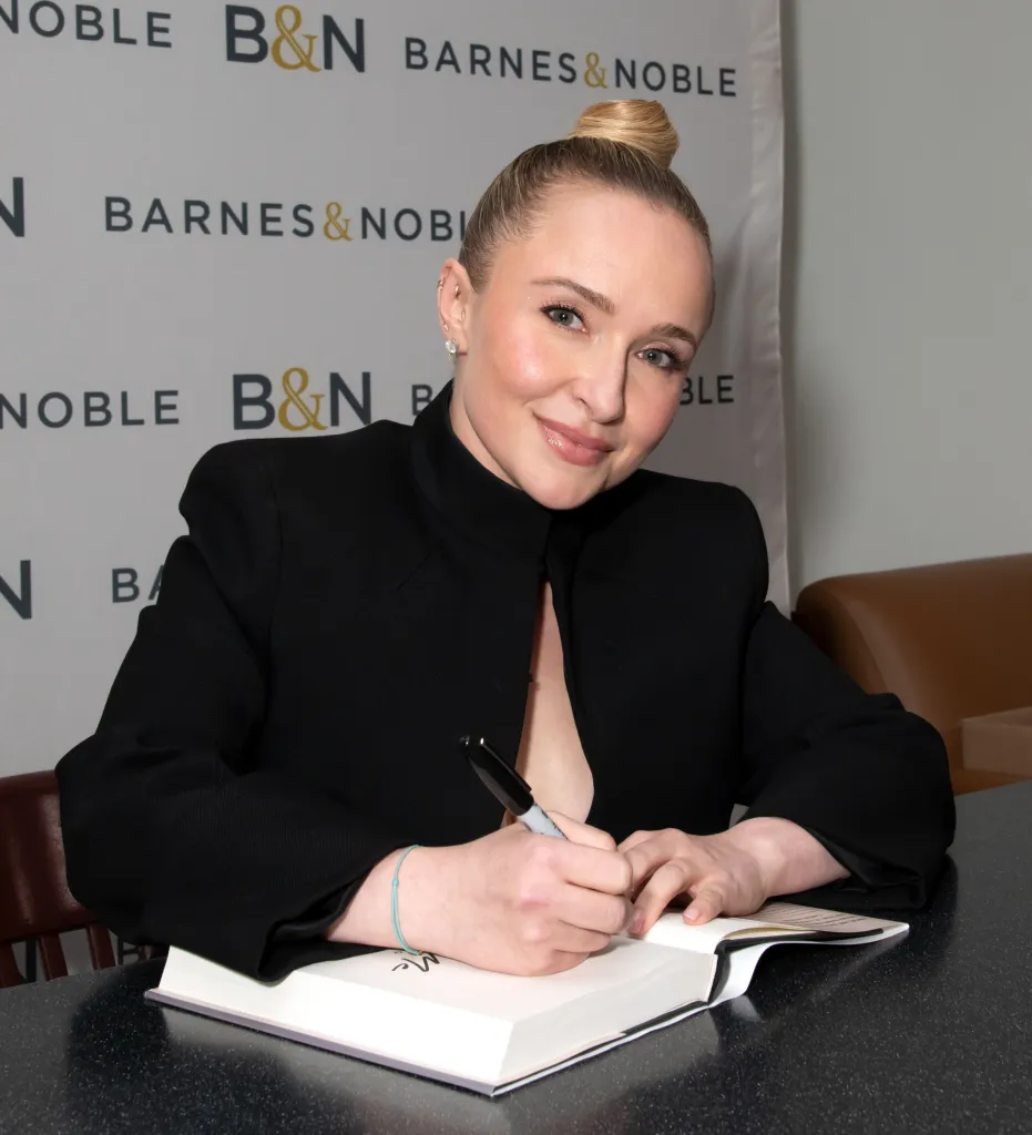 Hayden Panettiere signing copies of her memoir,