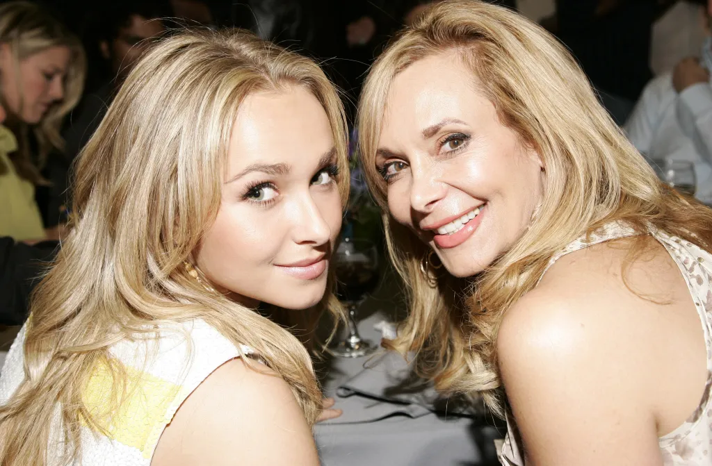 Hayden Panettiere and her mother, Lesley Vogel, smiling.