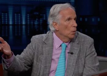 Henry Winkler Recalls Directing Dolly Parton’s First TV Movie: ‘An Amazing Soul on This Earth’