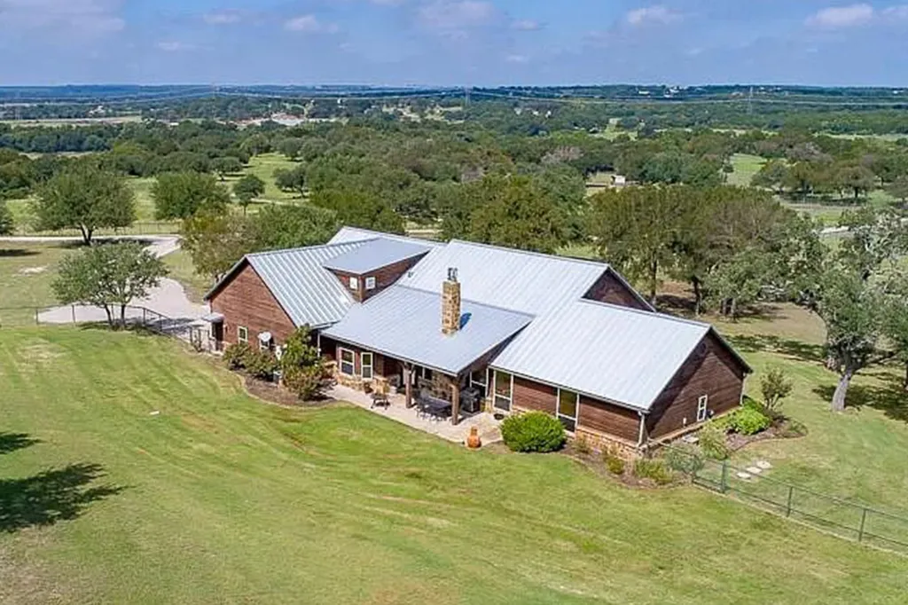 Aerial view of a house on the Four Sixes Ranch, owned by Taylor Sheridan.
