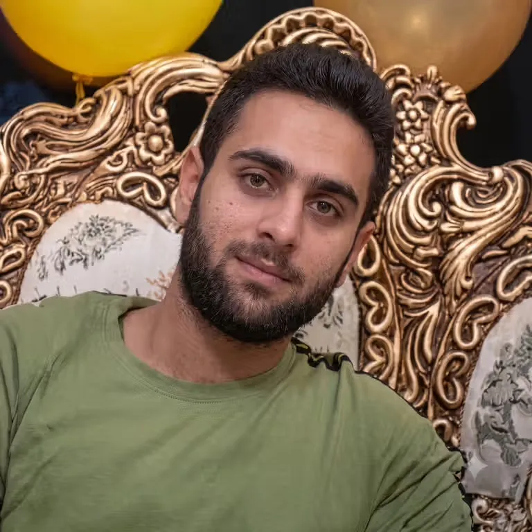 Portrait of 20-year-old Arvin Kheirkhah.