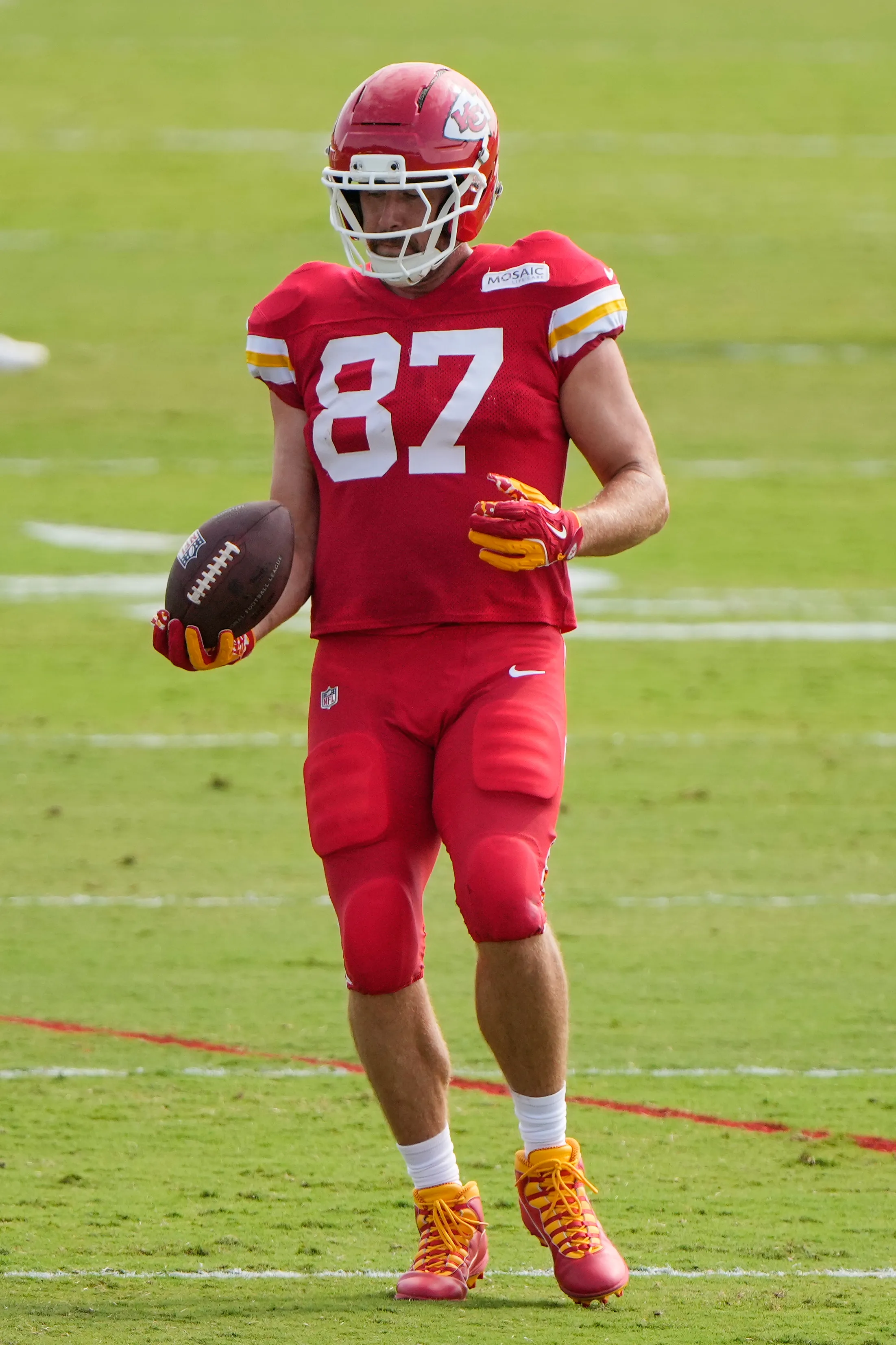 Travis Kelce practicing during NFL football training camp.