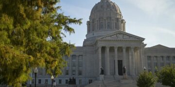 Missouri voters reject abolishing state income tax