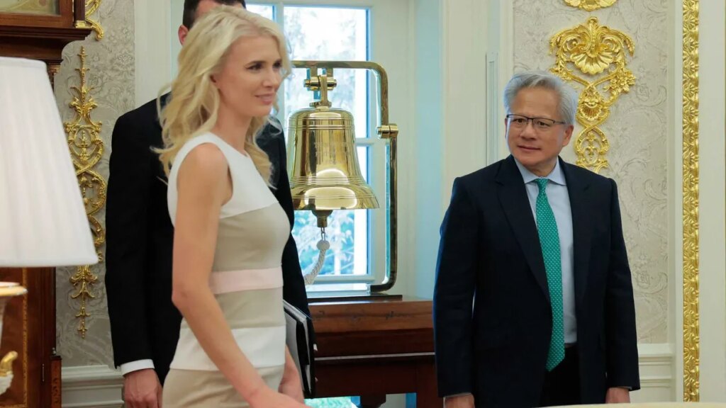 ‘What is she hiding?’ Ex-White House official questions Trump aide’s security dodge