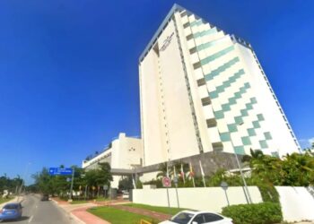 American tourist dies after falling from 18th floor of luxury Cancun hotel: report
