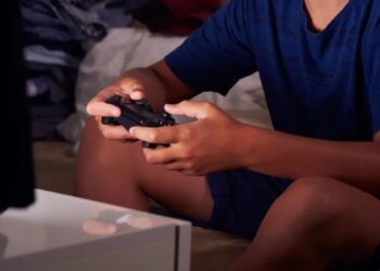 Dear Abby: My fiancé spends all night playing video games — it’s killing our relationship