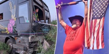 Country star Colt Ford breaks shoulder, ‘pulled through windshield’ after tour bus crash