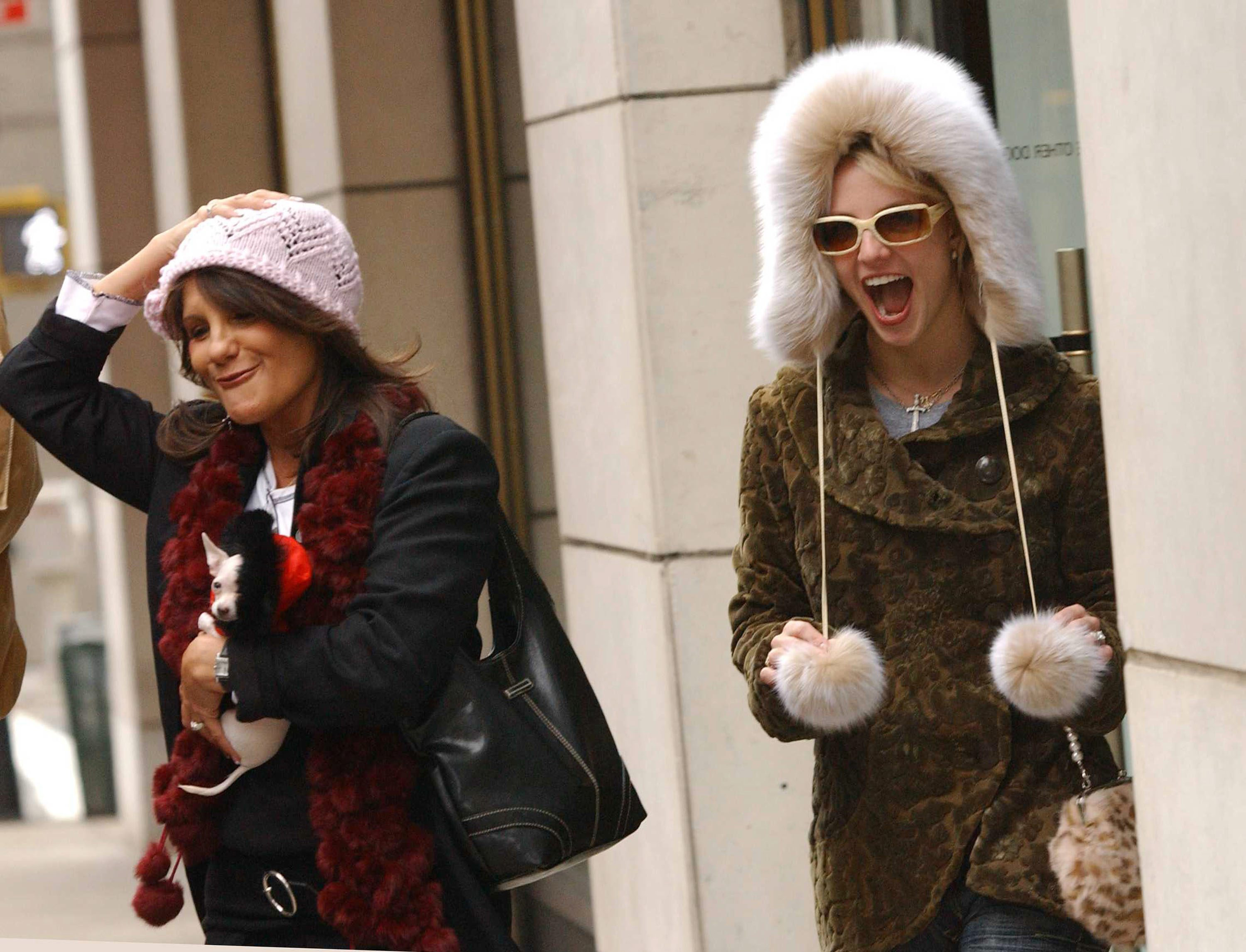 Britney Spears and her mom in 2004
