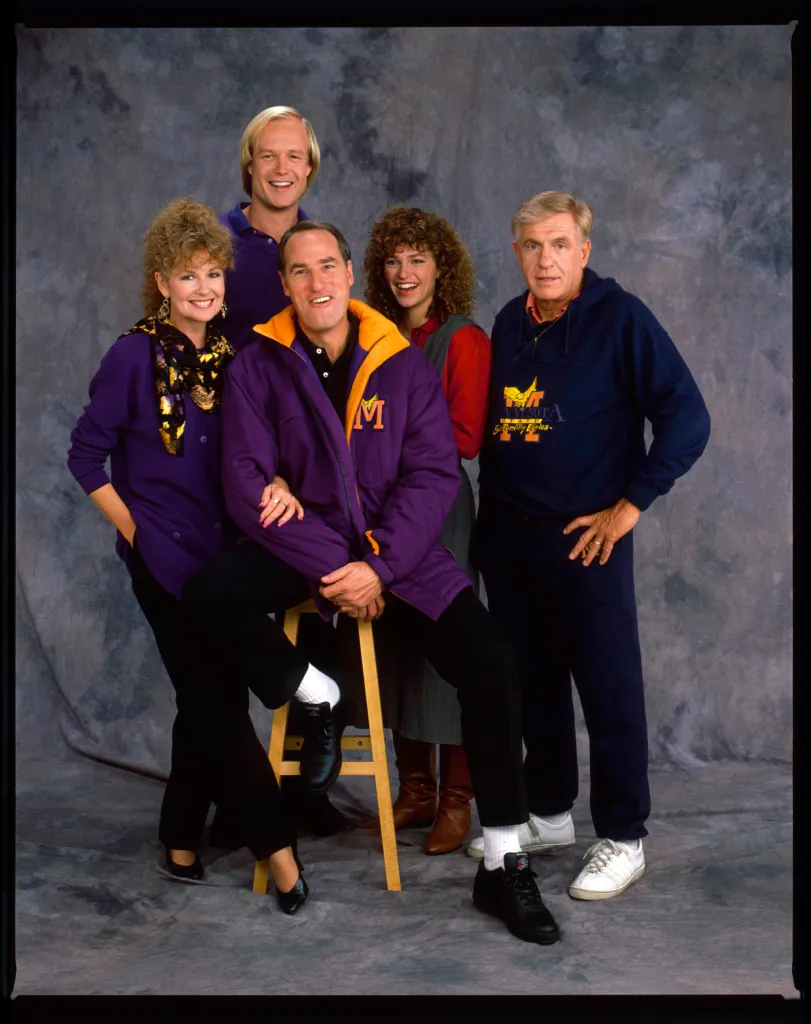 Shelley Fabares, Bill Fagerbakke, Craig T. Nelson, Clare Carey, and Jerry Van Dyke posing for a 