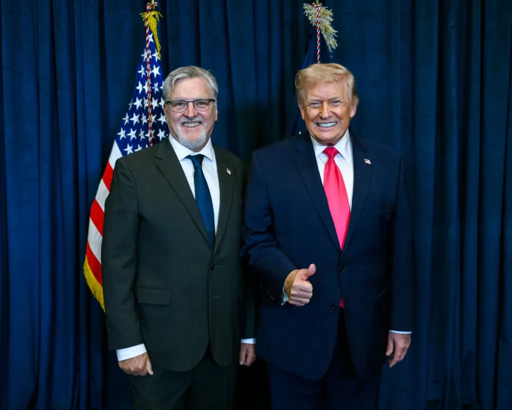 President Trump poses with O'Donnell at the AC Hotel Las Vegas Symphony Park on Thursday, April 16, 2026.