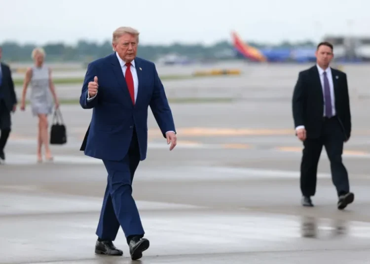 Trump’s staff furious after he left them as ‘sitting ducks’ in jet swap: insider