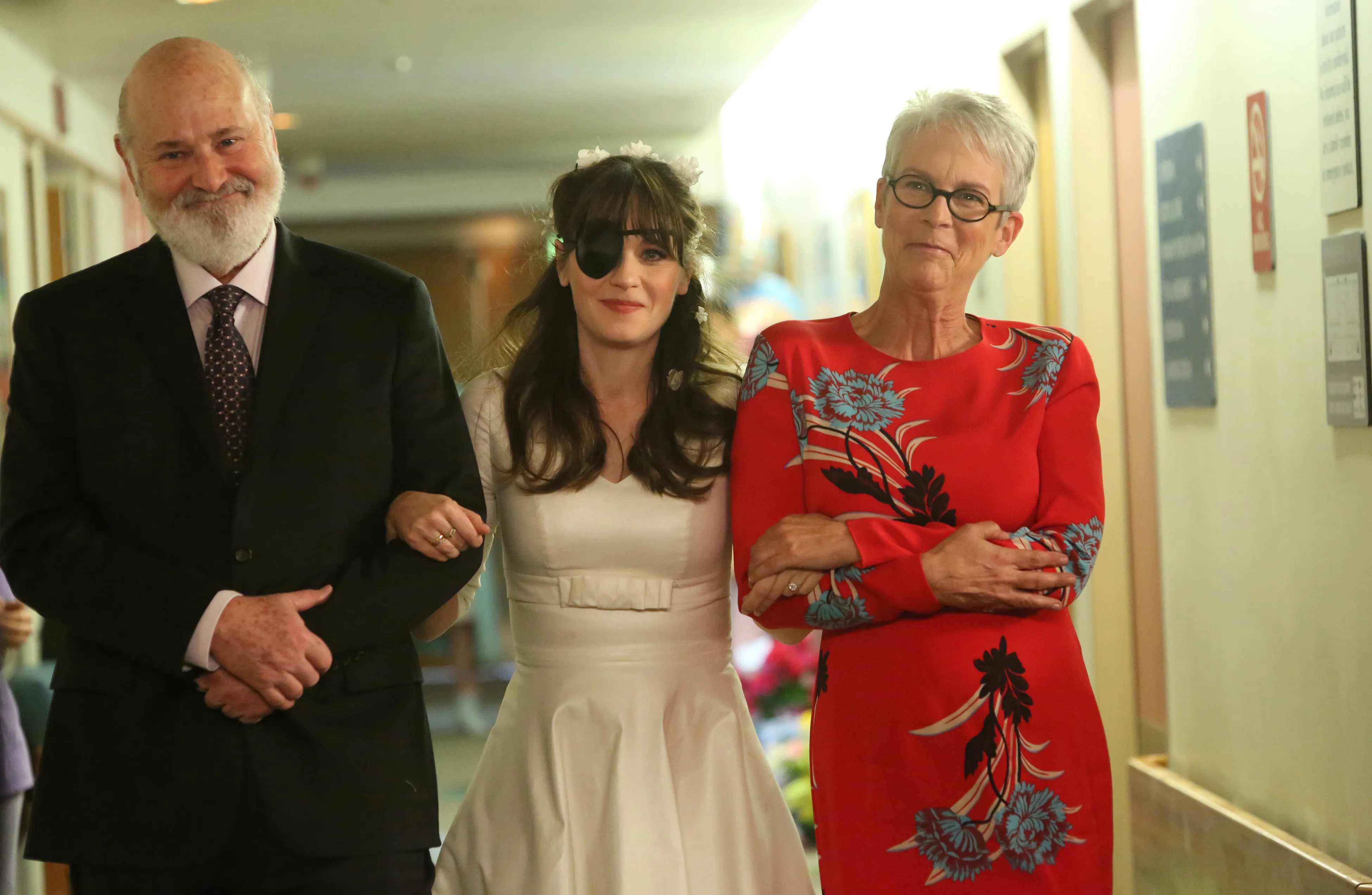 Rob Reiner, Zooey Deschanel, Jamie Lee Curtis in 
