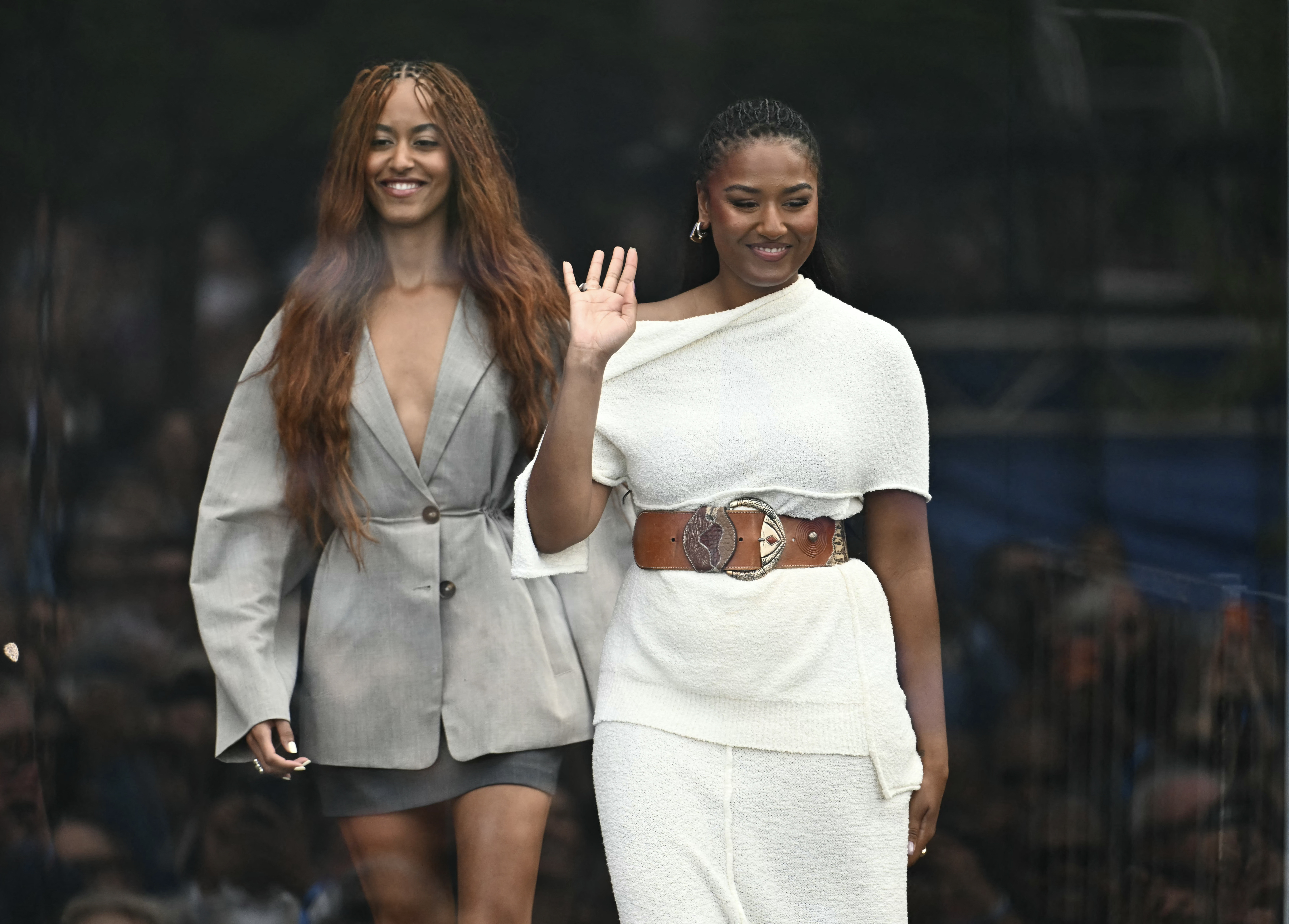 Malia and Sasha Obama.