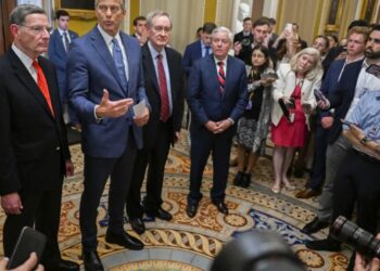 GOP in civil war as shutdown clock ticks