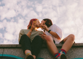 The ‘September Theory’ Says Your Summer Fling Has an Expiration Date, and Experts Agree