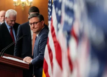 Fretting GOP in ‘difficult spot’ as Republicans told ‘do a better job’ selling Trump