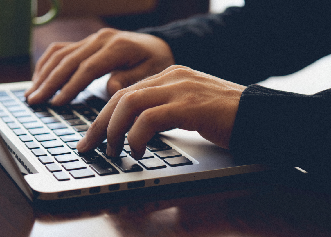 Your Desk Height Could Be Messing With Your Brain, New Study Finds