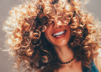 Men Say This Habit Instantly Makes Women More Attractive, Psychologists Say It Makes Sense