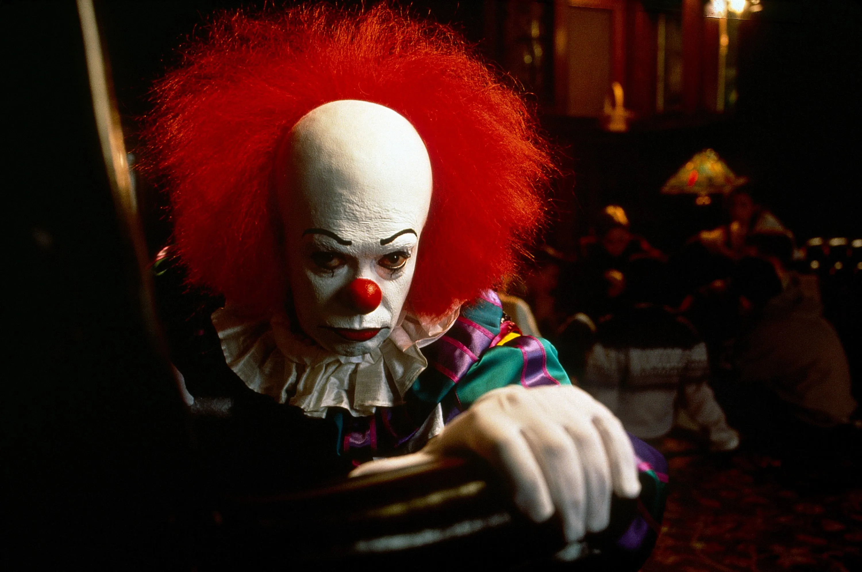 IT, (aka STEPHEN KING'S IT), Tim Curry as Pennywise the Clown, 1990, ©Warner Bros. / Courtesy Everett Collection