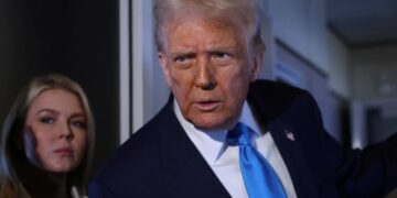 ‘Becocked?’ Trump stumbles into arcane English with bizarre interview glitch