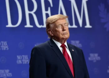 Trump declares he would fire Supreme Court justices if he could