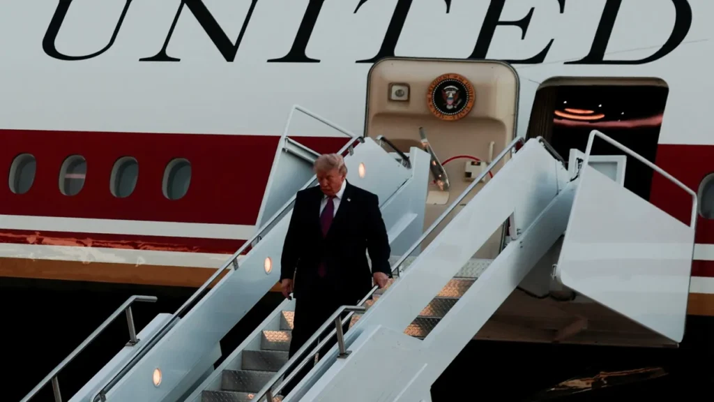 ‘Momentous’ under-the-radar story revealed by ex-GOP insider that threatens to rock Trump