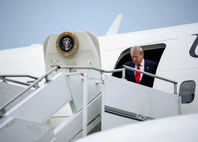 Trump unaware of the joke behind a caricature of himself