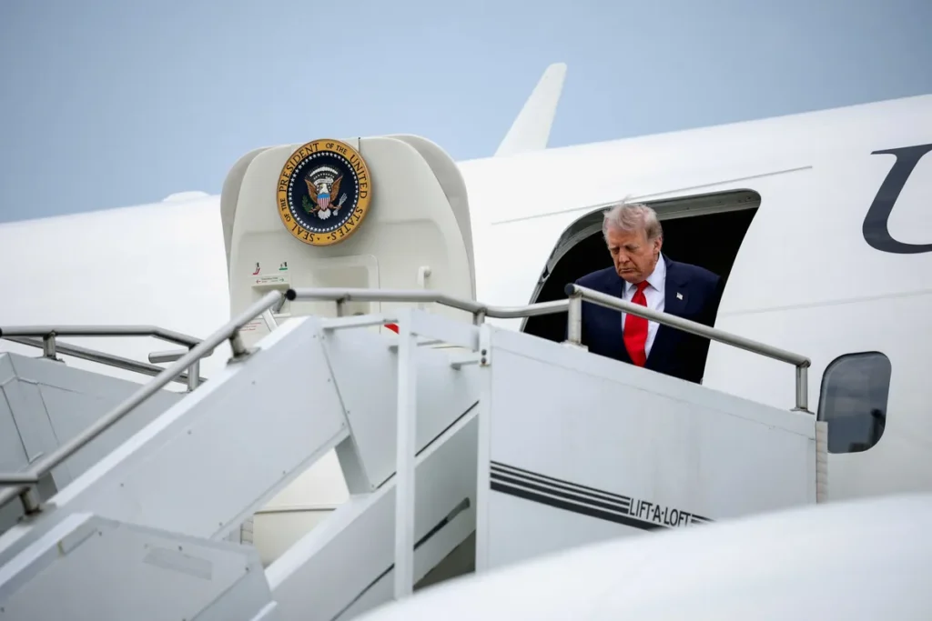 Trump unaware of the joke behind a caricature of himself