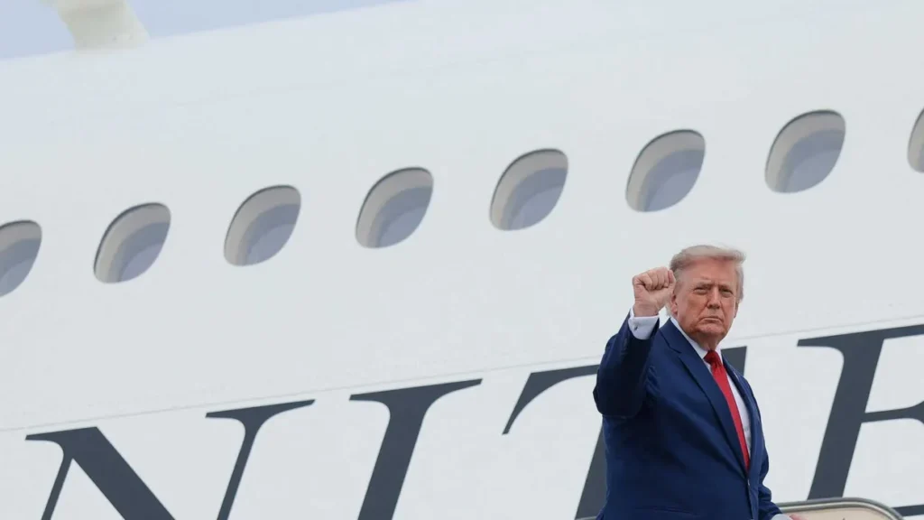 Trump claims catering-container escape from ‘missile’ threat is why he needs his ballroom