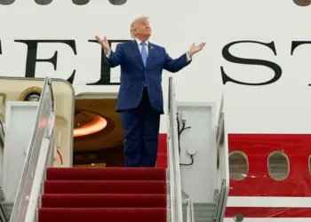 Trump caves on promise to gift ‘flying palace’ to his presidential library: report