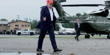 Trump bows to ‘unthreatening and respectful’ dictator in stunning move