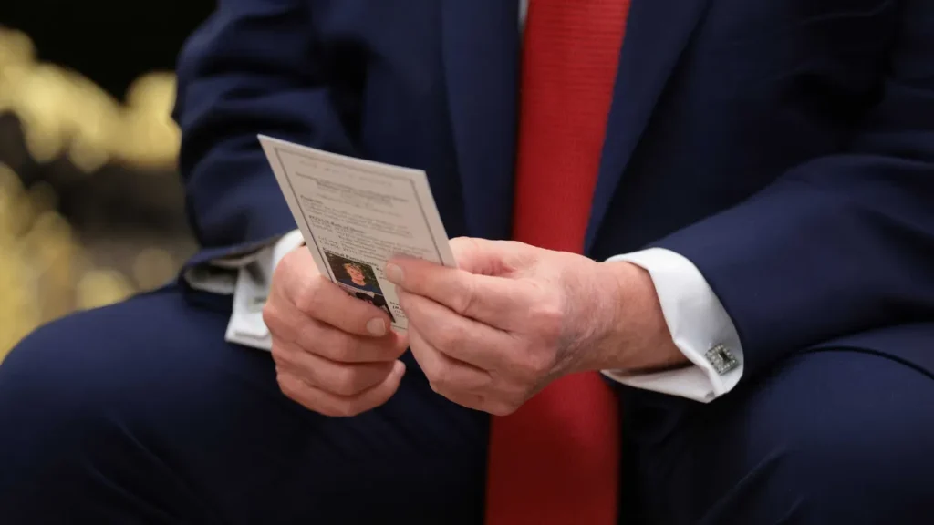 Trump’s ‘dementia cheat sheet’ flagged by political analyst amid a telling silence