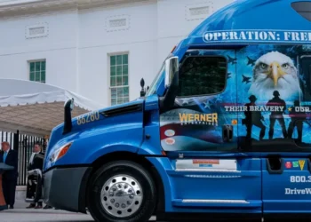 Conservative judge rams brakes on Trump trucker project amid rage-fueled fight with states