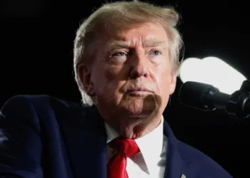 Heckler stops Trump’s speech cold as angry MAGA fan fires back with vulgar gesture