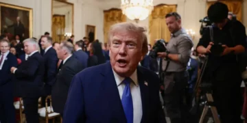 Trump’s ‘desperate attempt’ to escape ‘blaring warnings’ flagged by economist