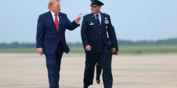 Trump’s Air Force One ruse revealed war’s end is ‘further away than ever’: analyst