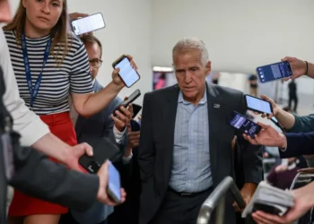 Thom Tillis publicly criticizes Trump and his ‘incompetent personal advisor’