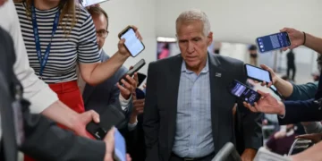 Thom Tillis publicly criticizes Trump and his ‘incompetent personal advisor’