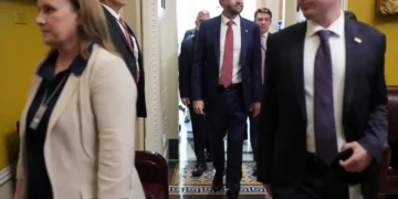 Critics ridicule Vance after Trump gives him another public trashing: ‘Not that into you’